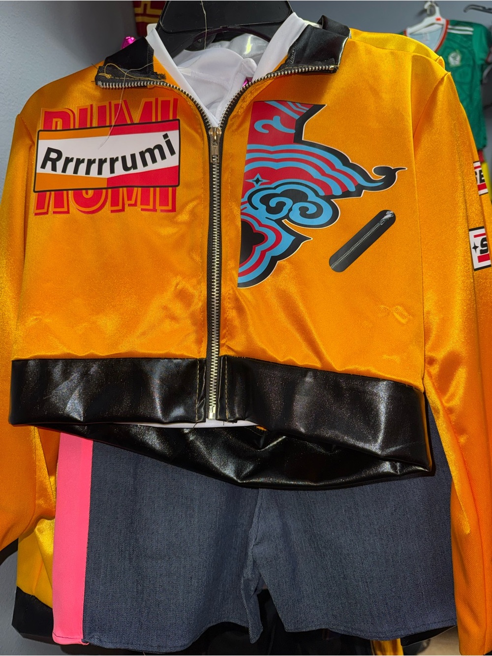 KPOP Rumi yellow costume